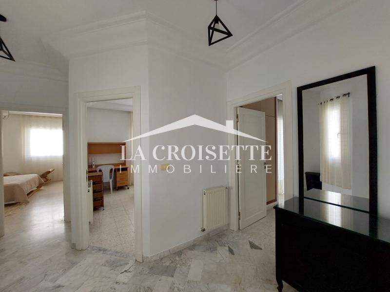Duplex avec jardin S+4 meublé  à La Marsa